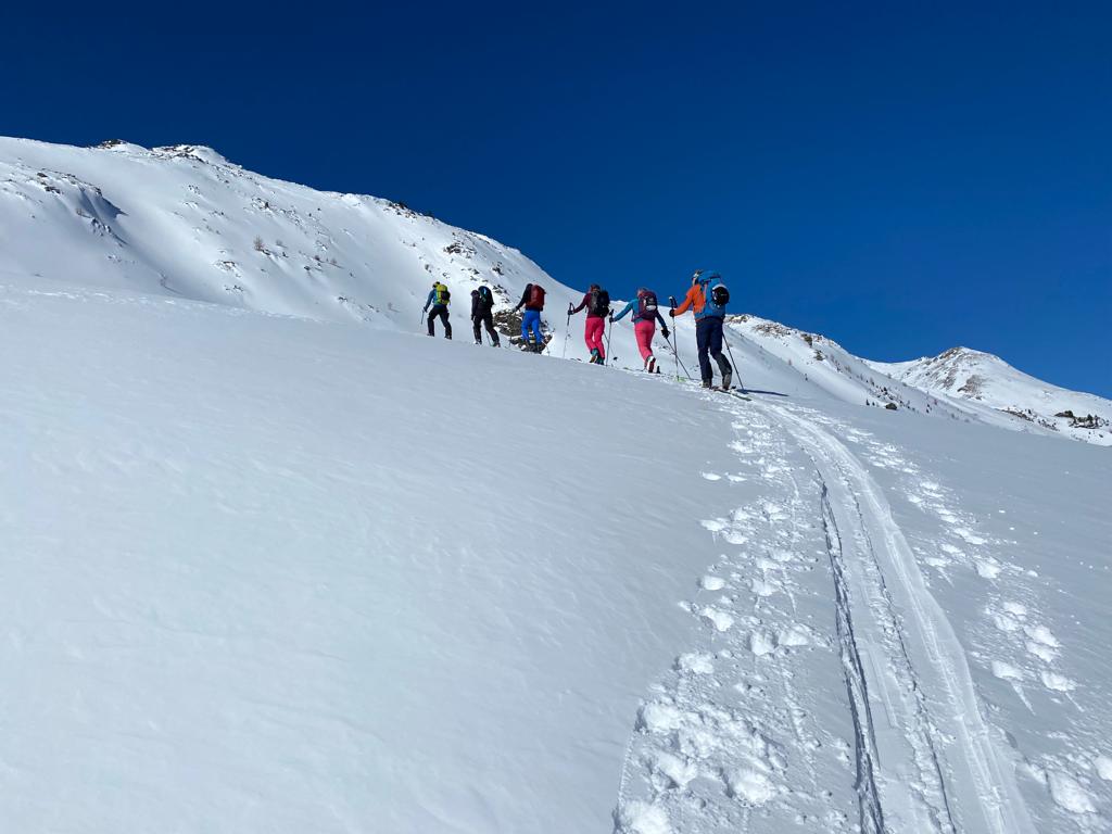 11_27. Feb 22_A_JO_Skitour Unterbaech VS (101).JPG